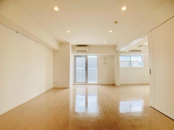 リビングは13.7帖です