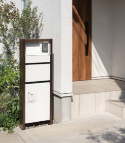 各住居毎に専用の大容量宅配ボックスをご用意しています。