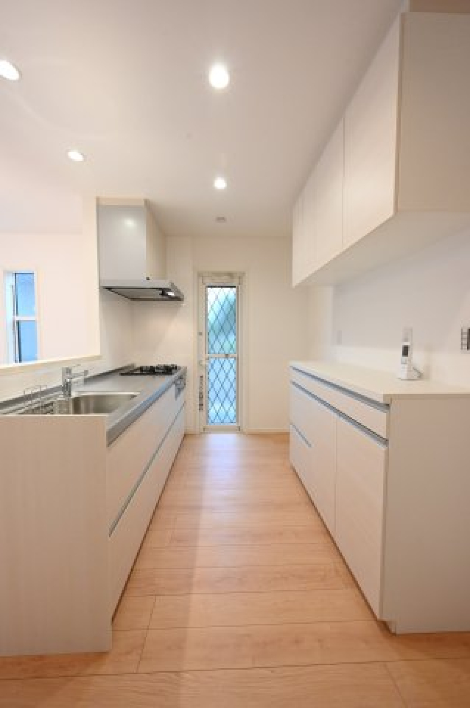 3口コンログリル付♪カップボードも設備としてついています！