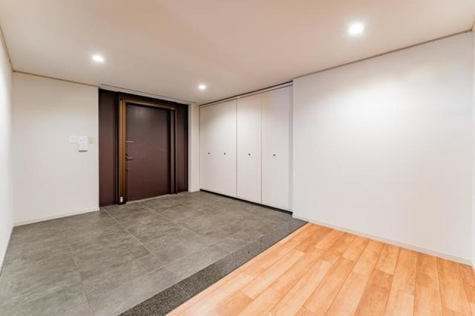この邸宅の素晴らしさは玄関から始まります
※写真は同タイプ住戸です。