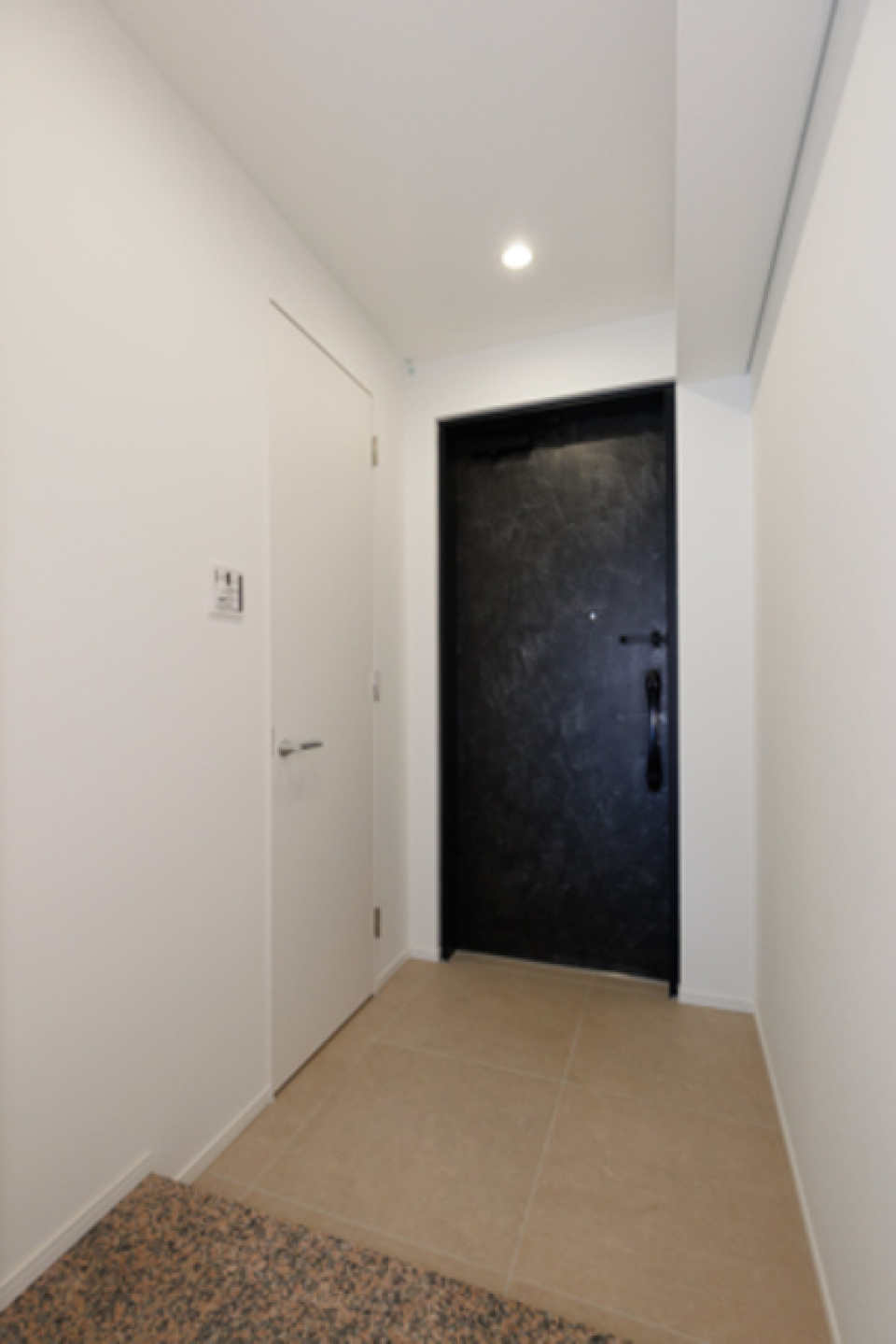 玄関
※写真は同タイプ住戸です。