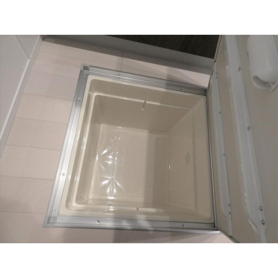 キッチン前床下収納