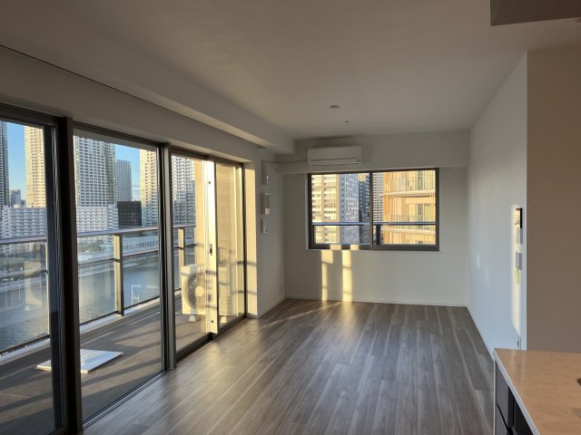 14.6帖の広々リビング※C棟1109号室の写真です。