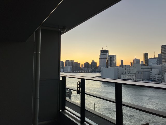 朝日と夕日と川が綺麗に見えます