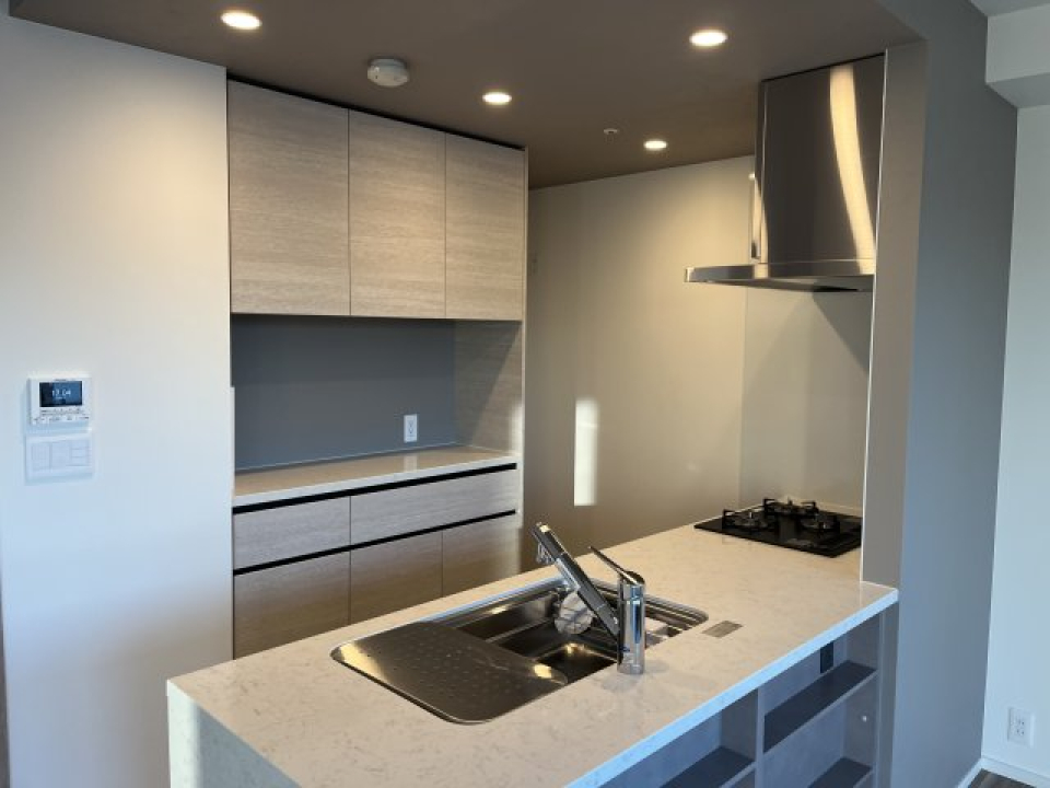 作業スペースの広いキッチン※C棟1109号室の写真です。