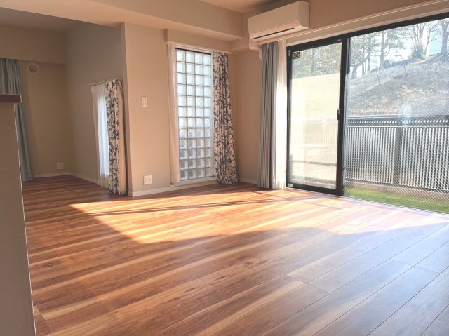 光の取り込み方が素敵な住まいです