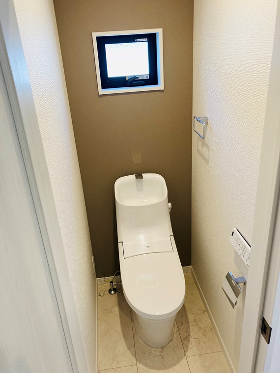 トイレは上下階にあります