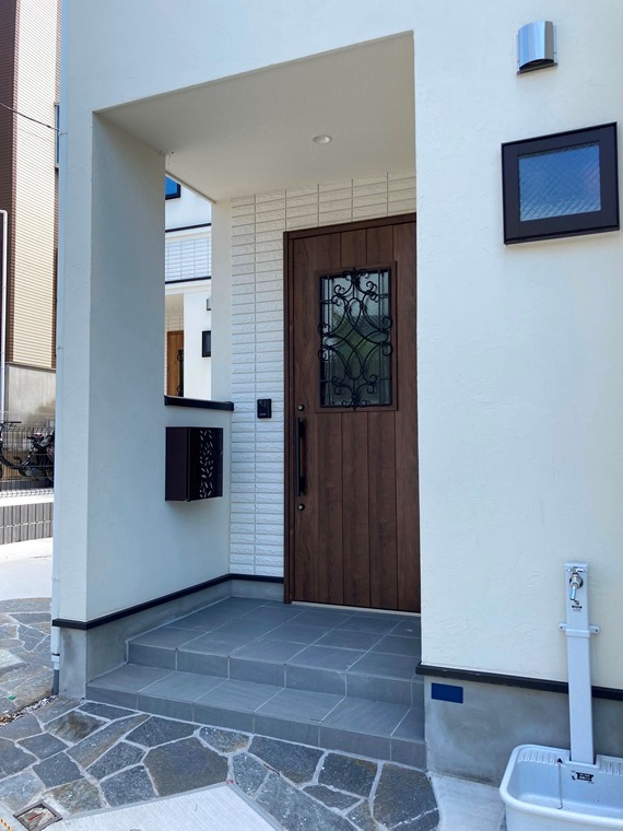 可愛らしい玄関です