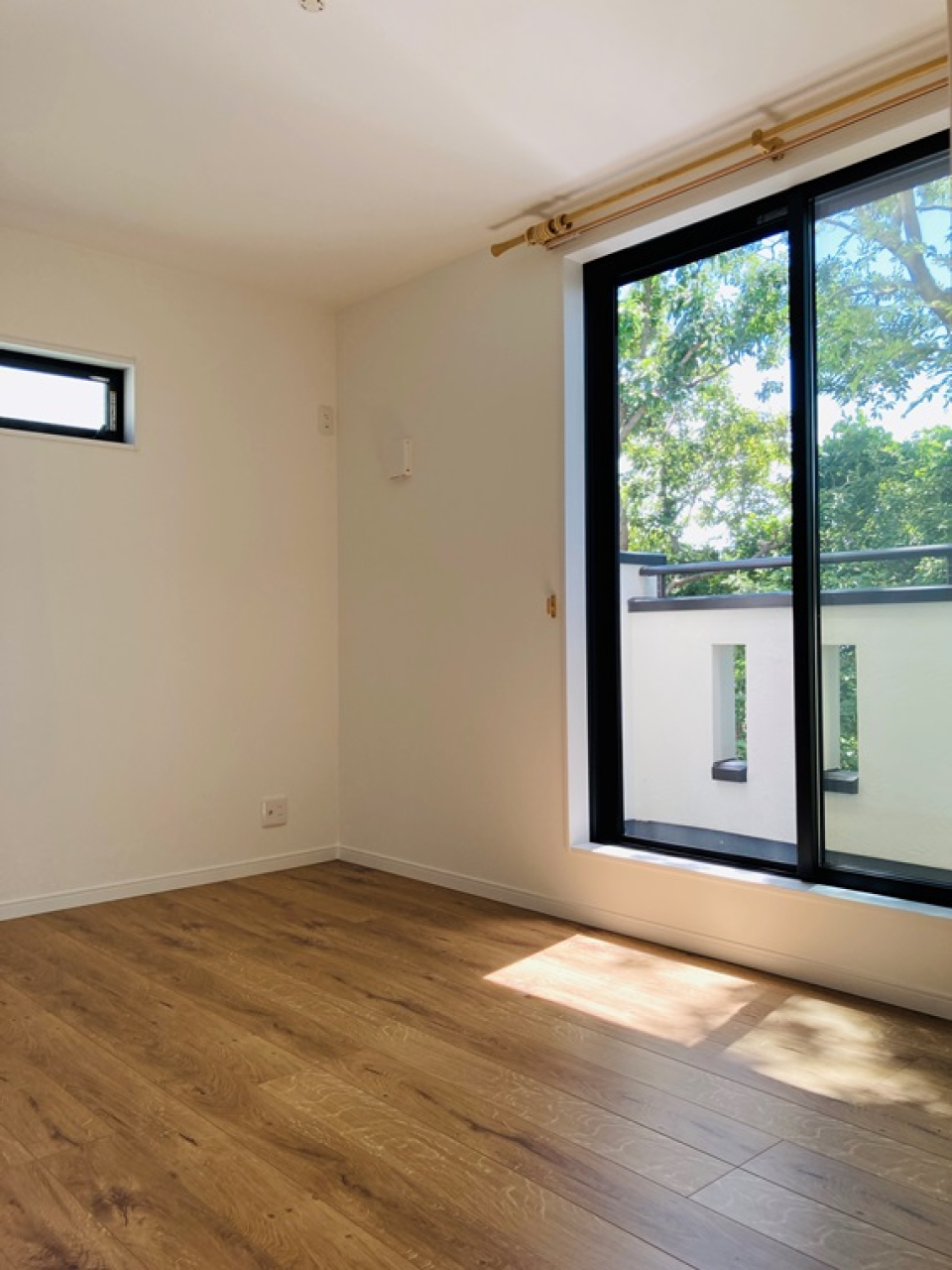 2階には洋室が4部屋あります