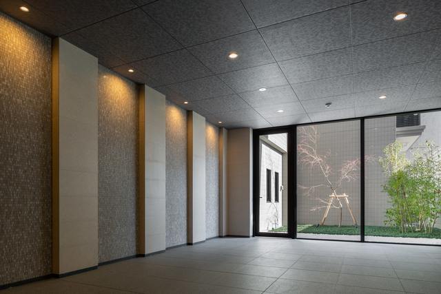 エントランスも美しく。