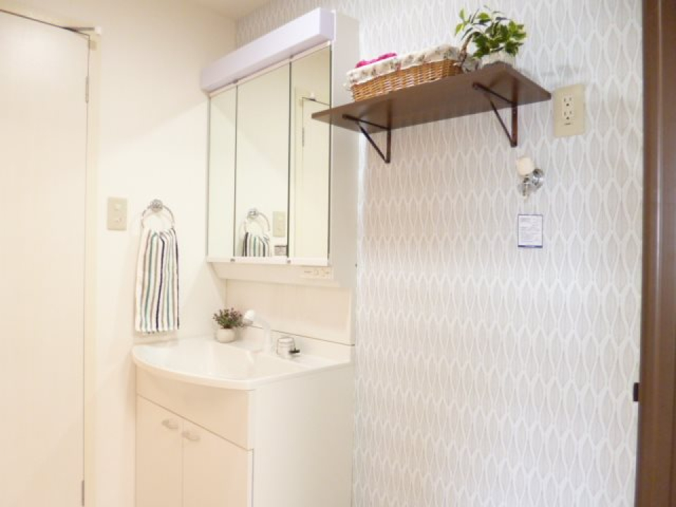 白には緑が映える。