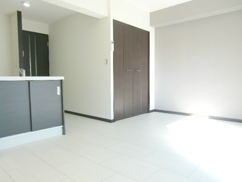 モノクロームでスタイリッシュな内装。