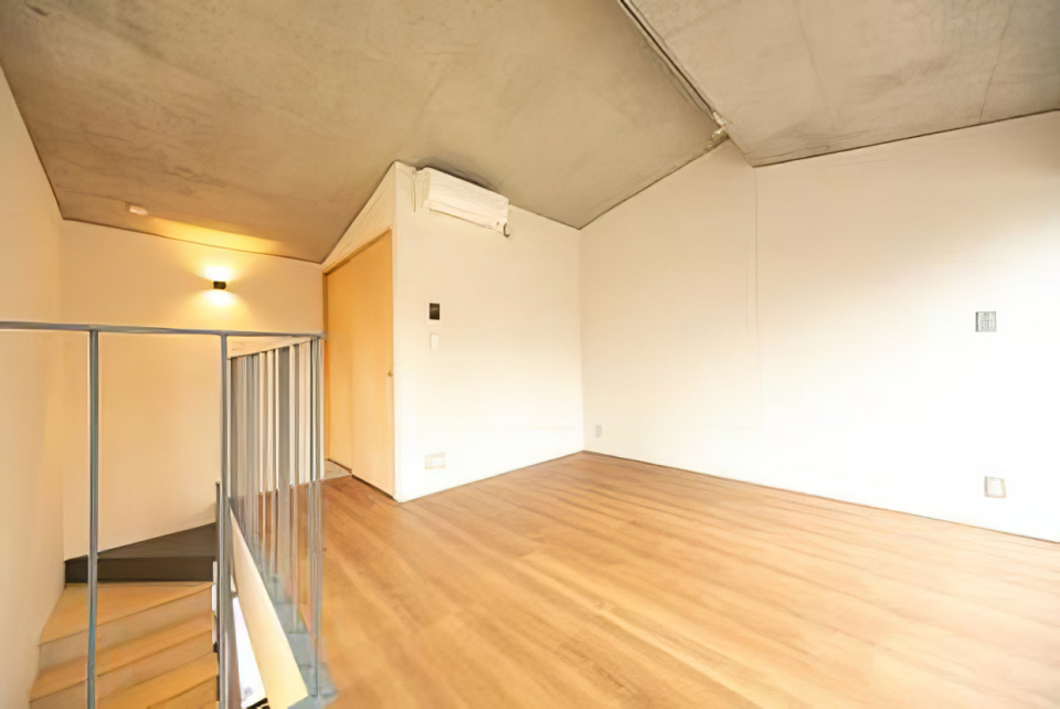 天井はコンクリート打ちっぱなしでかっこいい。
※写真は同タイプ住戸です。