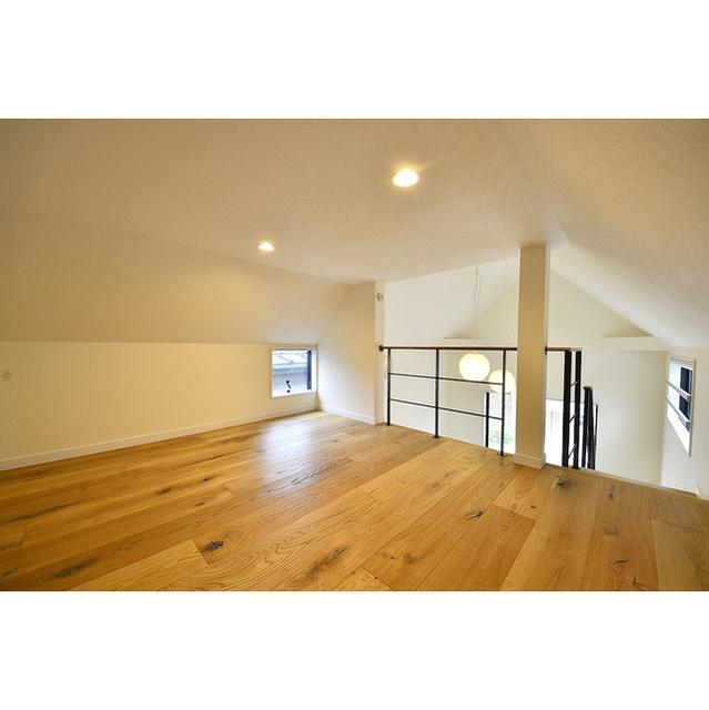 ロフトにも小窓が！嬉しい。