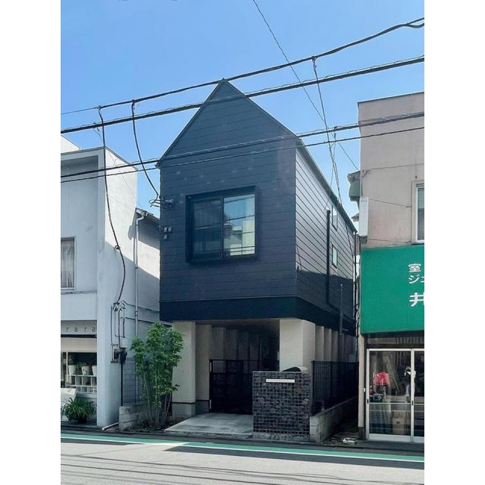 三角屋根が目印です。