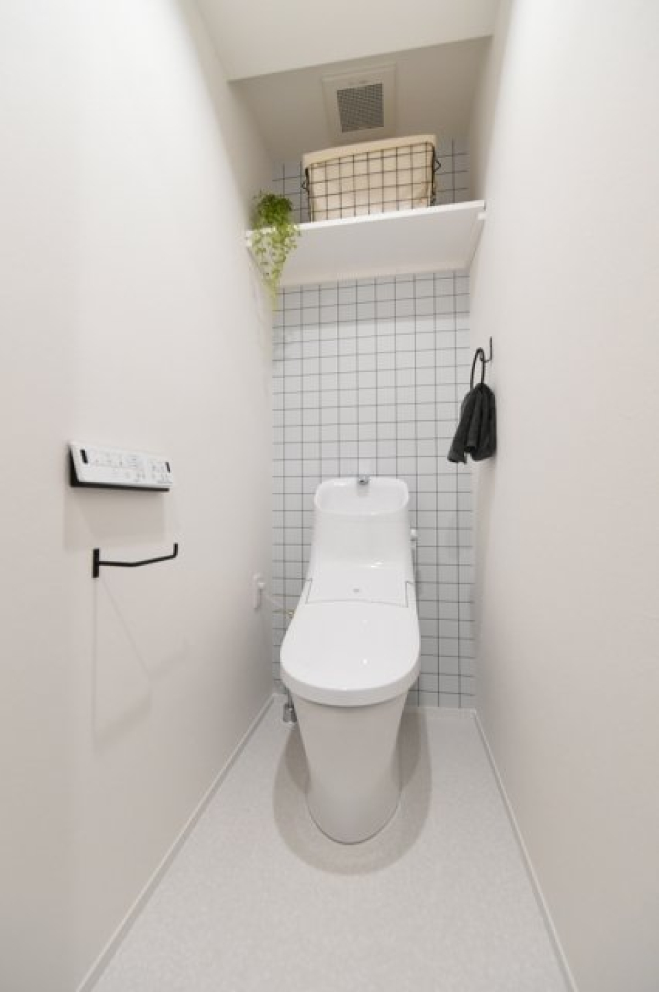 トイレもシンプルに綺麗！