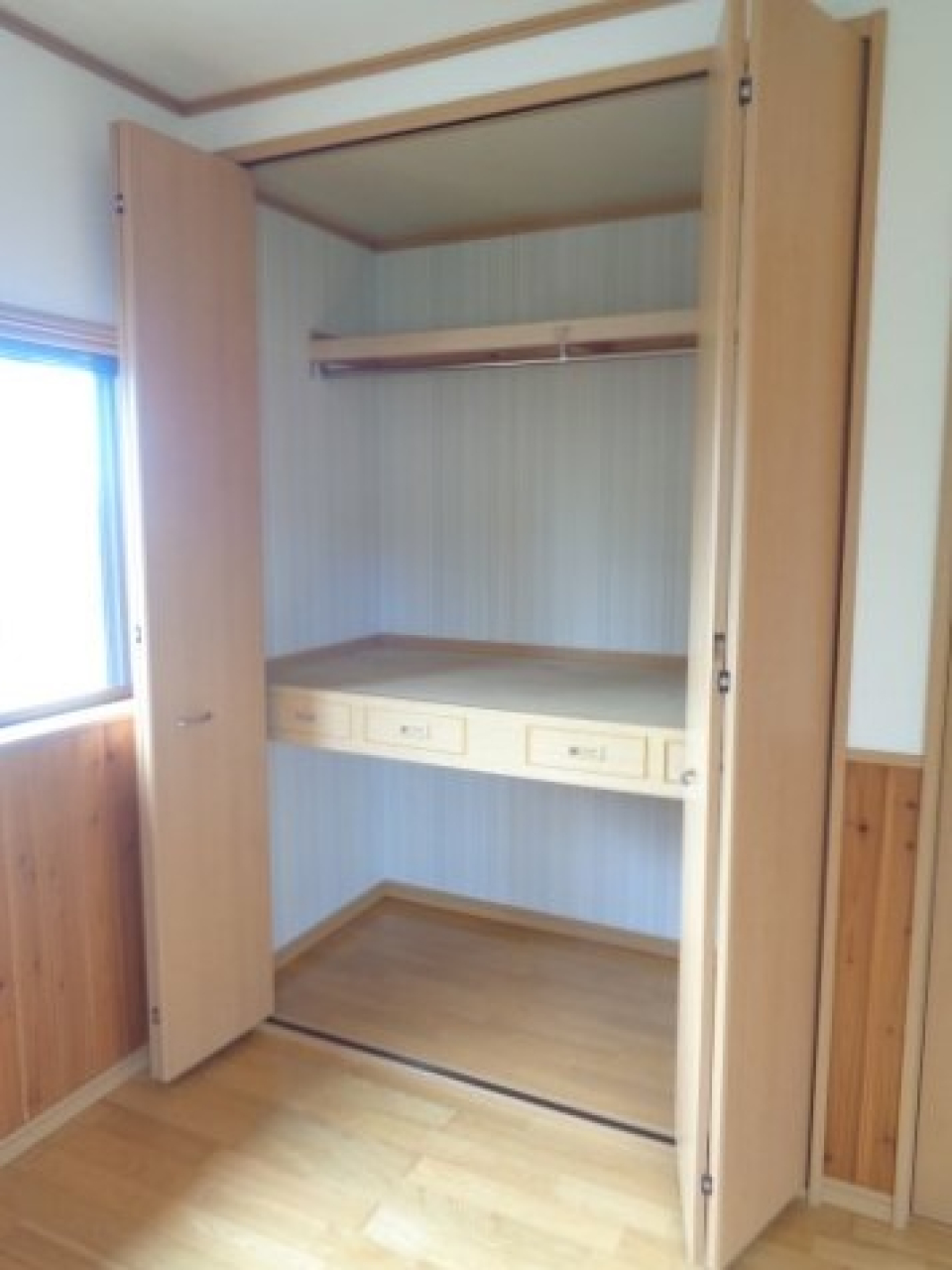 洋室②の収納二つ目
