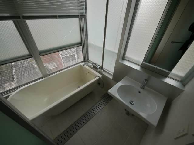 ちょっとドキッとしてしまう景色のバスルーム