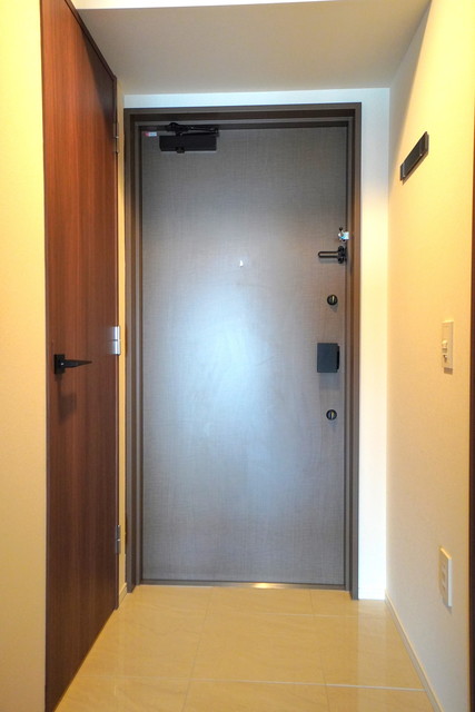 玄関の様子。※写真は同タイプ住戸です。