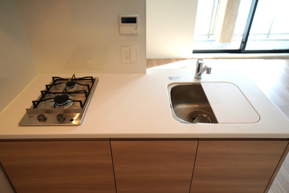 ガスコンロなのでおいしく料理ができそうですね♪※写真は同タイプ住戸です。