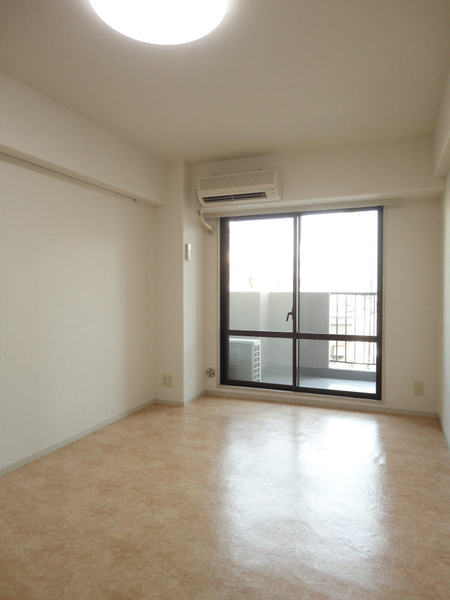 バルコニーへのアクセスもできます。