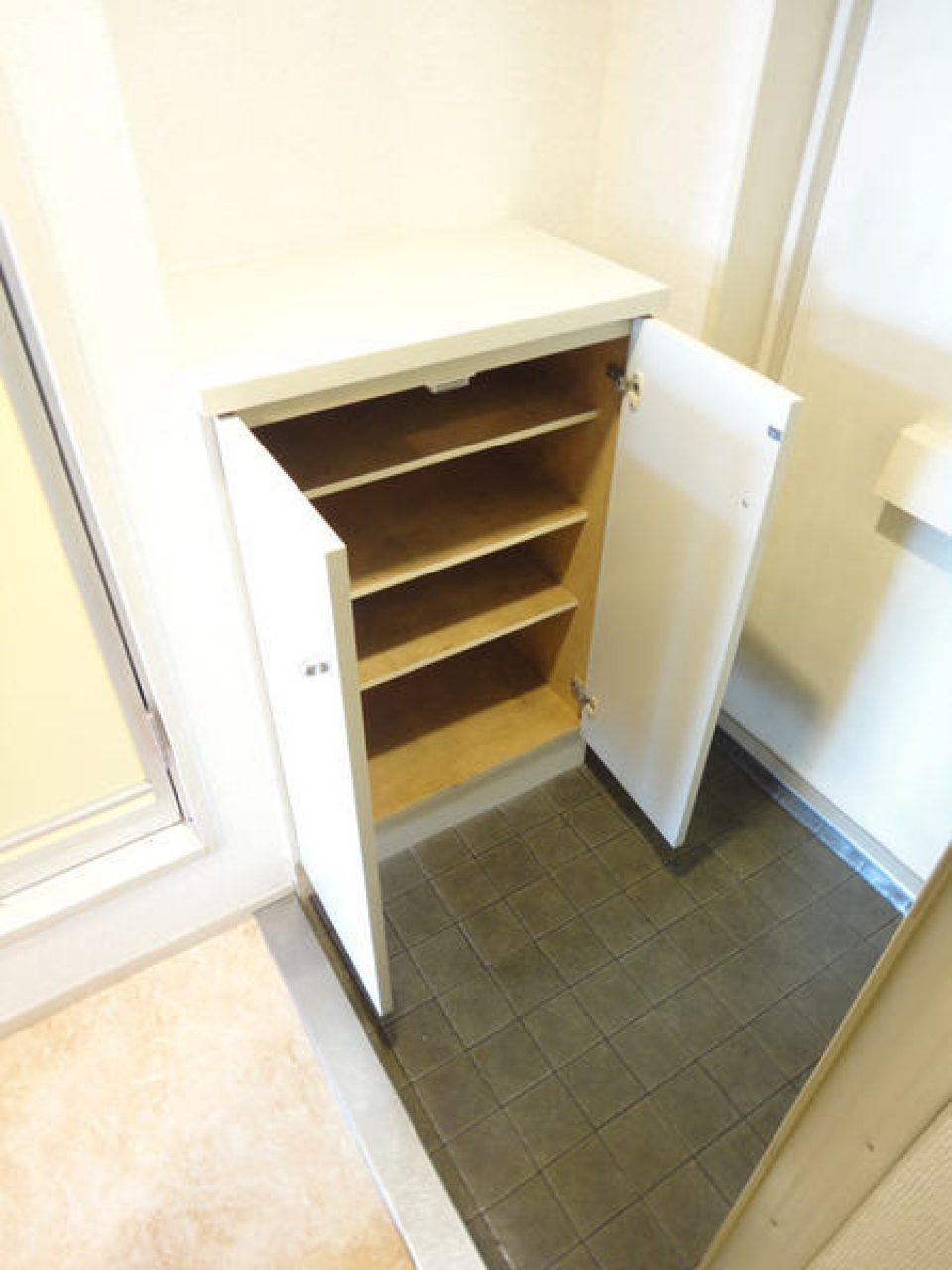 シューズボックスを開けたときの様子。