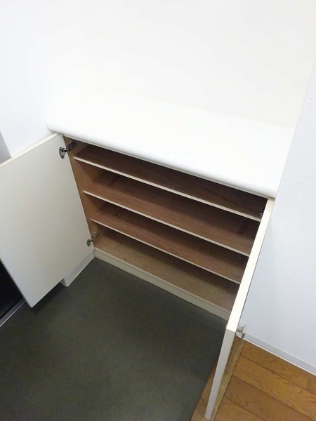 シューズボックスを開けたときの様子。