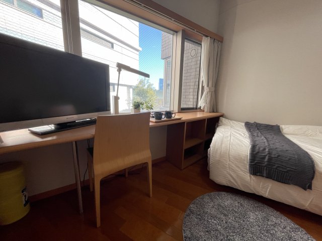 カウンターがあるから、外を見ながら机で作業できますね‼
