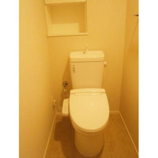 シンプルなトイレ。※写真は同タイプ住戸です。