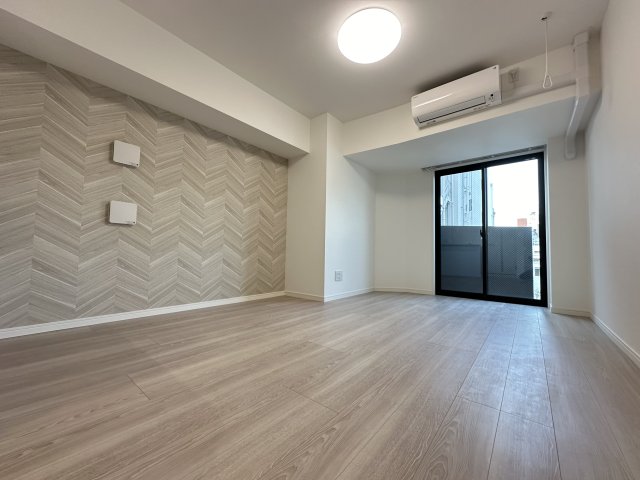 ヘリンボーン柄の壁紙がいいですね！