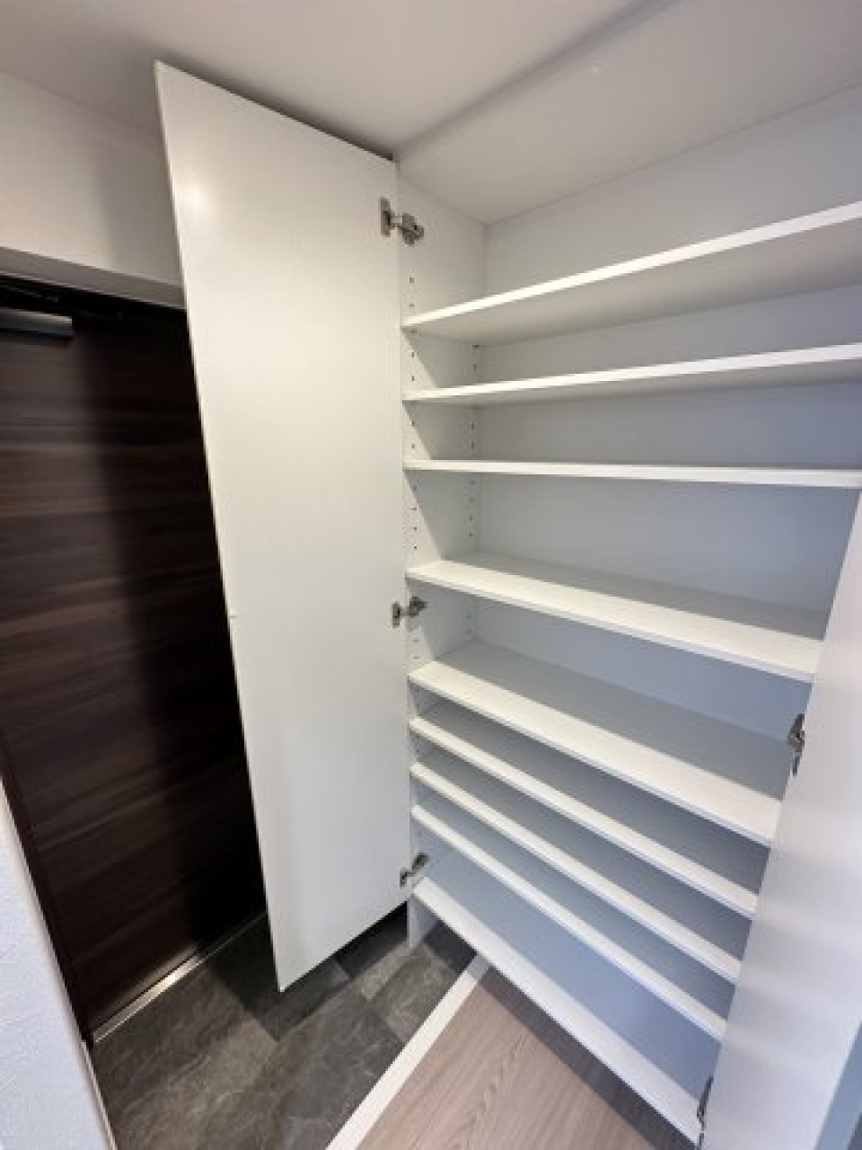 シューズボックスを開けたときの様子。