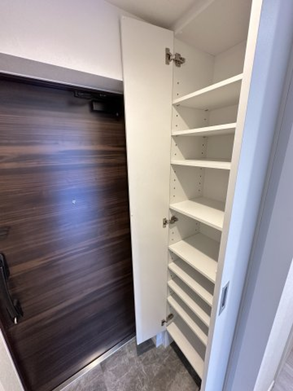 シューズボックスを開けたときの様子。