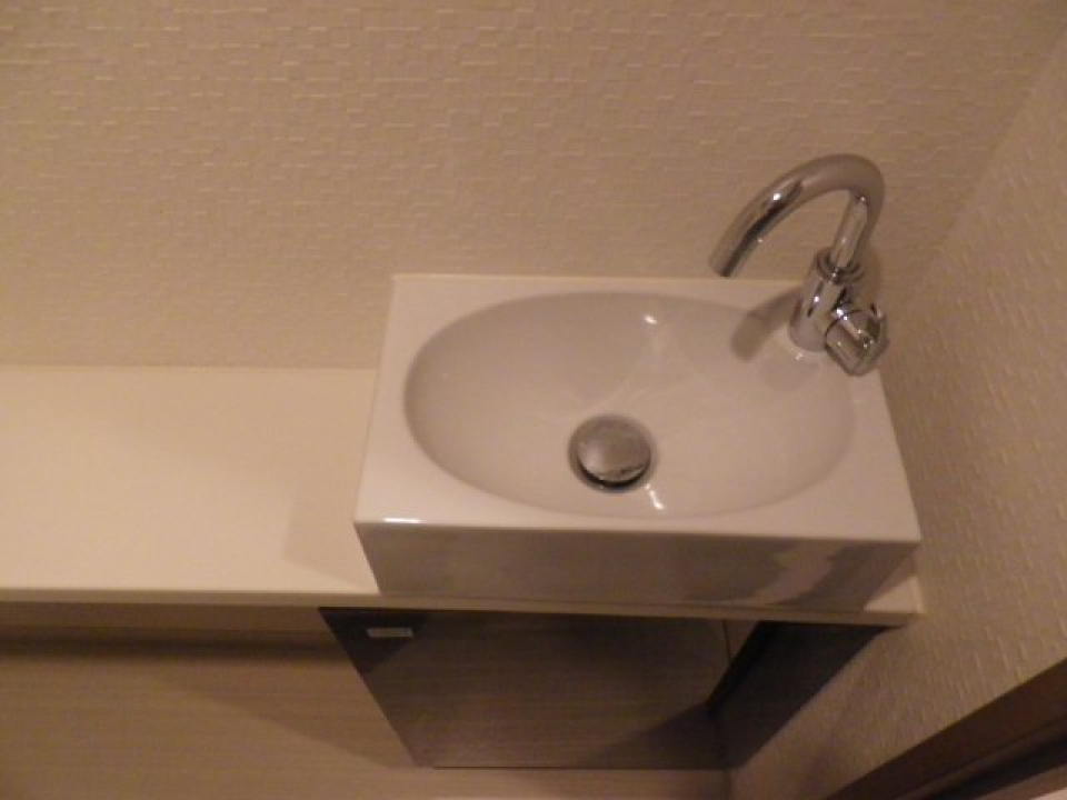 トイレ内には水栓も。