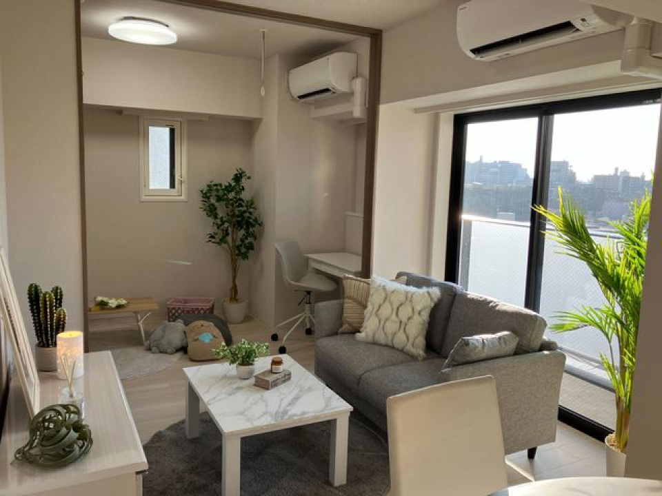 窓が大きいので、光が綺麗に差し込みます！
※写真は同タイプ住戸です。