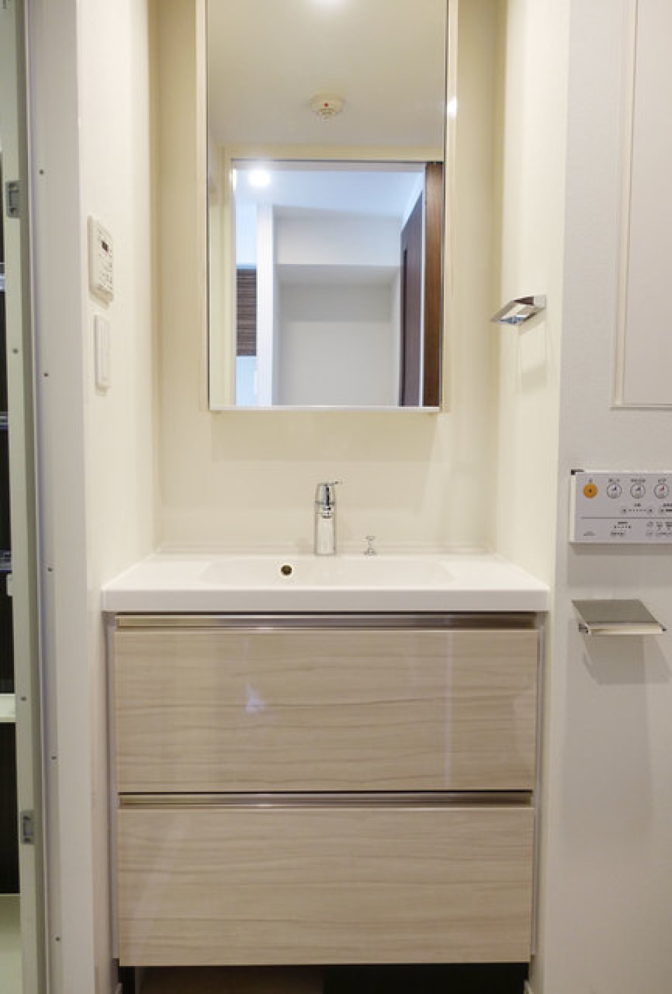 やわらかい木目のタイルが可愛いですね！※写真は同タイプ住戸です。