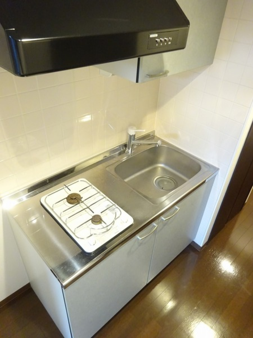 キッチンは２口コンロで料理もはかどりそう！