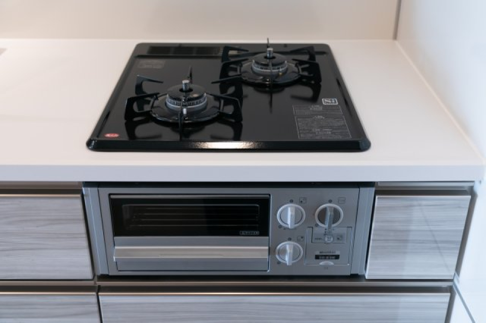 ２口コンロが設置されています。