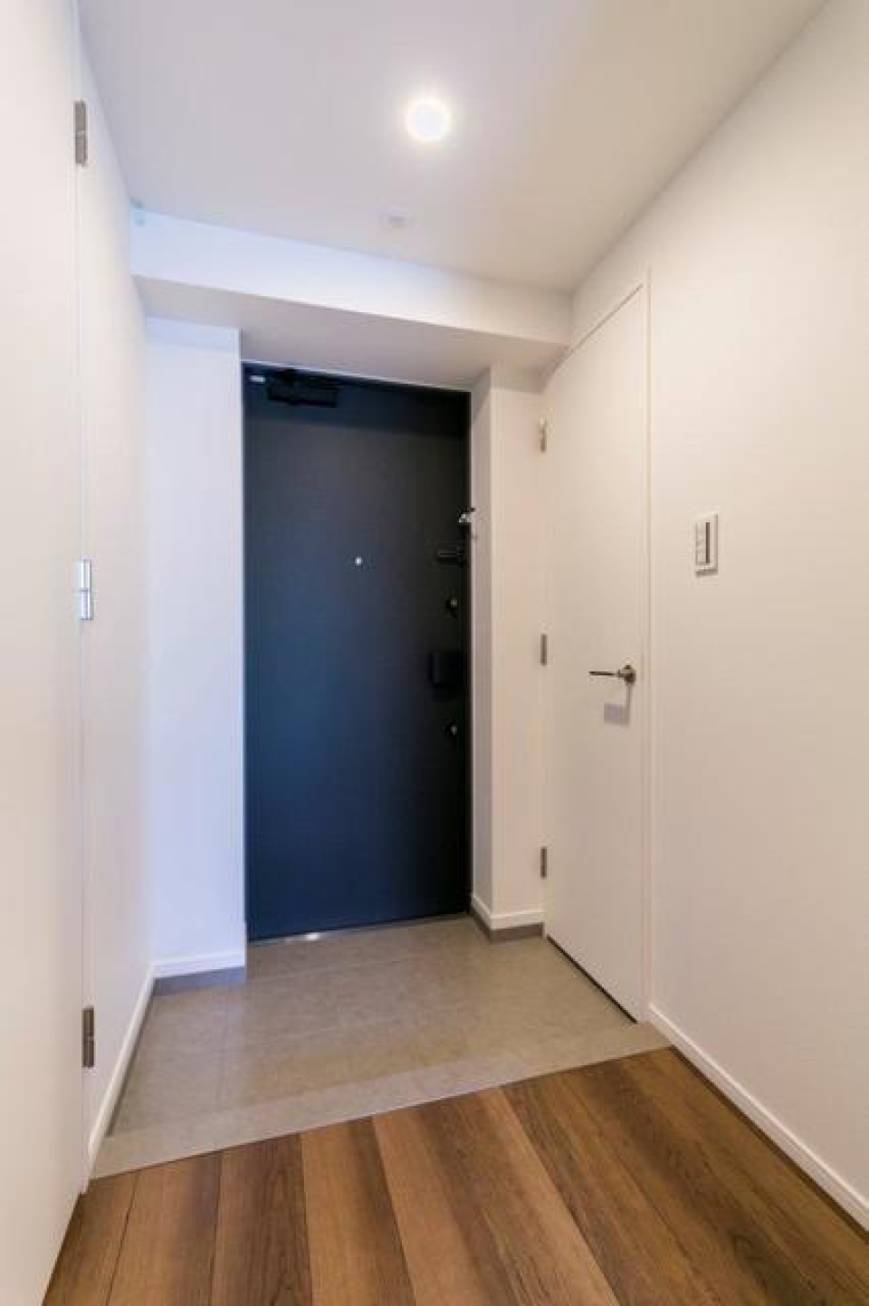 玄関。
※写真は同タイプ住戸です。