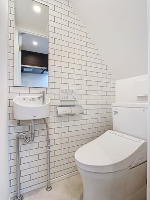 トイレも世界観を崩さないおしゃれさ！