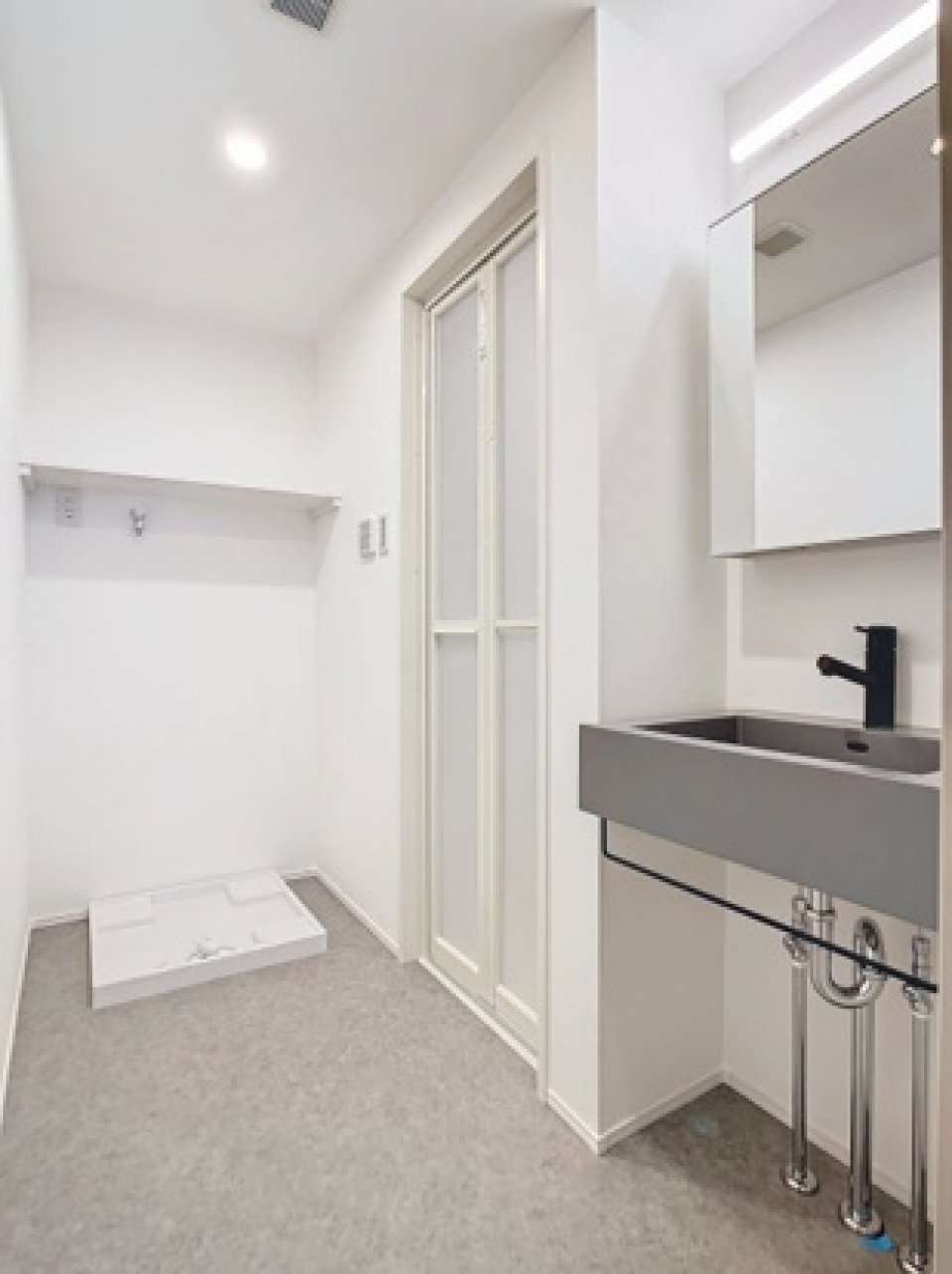 さらにその先には水回り