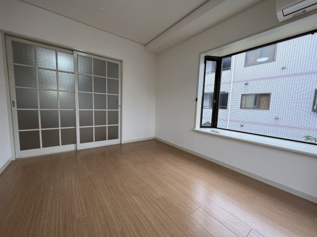 大きな窓がここにも‼
これでもかと、光が差し込みます！