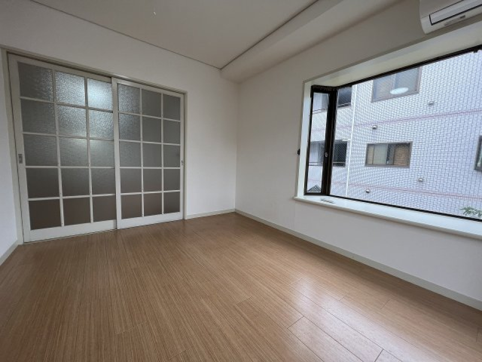 大きな窓がここにも‼
これでもかと、光が差し込みます！