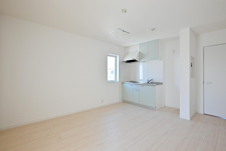 キッチンも白で統一されているので、清潔感が溢れます！