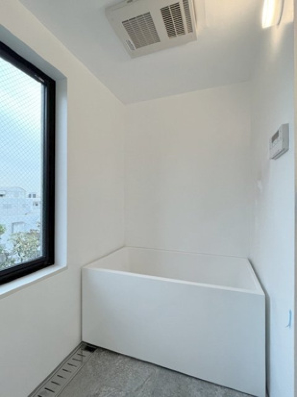 ”箱”っぽいバスタブ