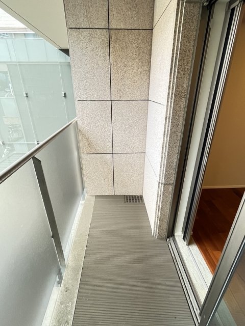 バルコニーで夜風を感じてみては