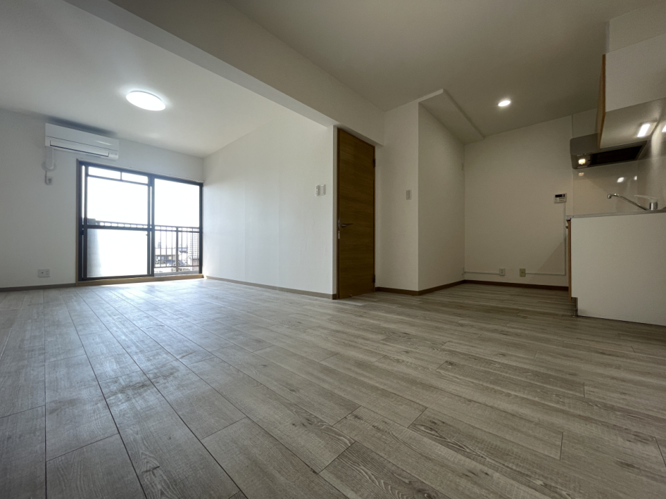 LDKは広々１４帖！！