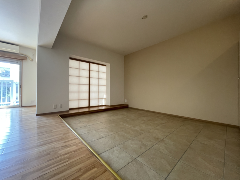 ここで履き替えても。