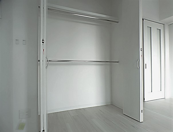 クローゼットを開けたときの様子。