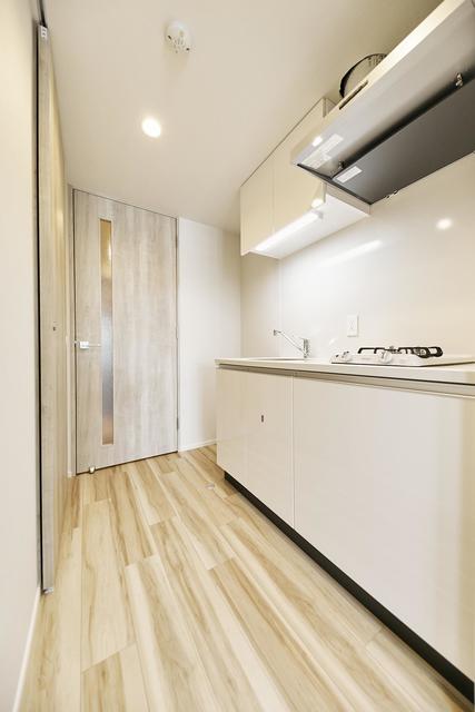 キッチンと玄関の間に扉があります！
※写真は同タイプ住戸です。