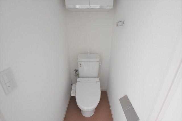 頭上には棚があって整理がしやすそう！